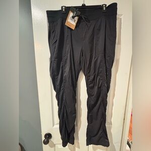 NWT The North Face Aphrodite 2.0 Women’s Pants size XL / SHORT black color